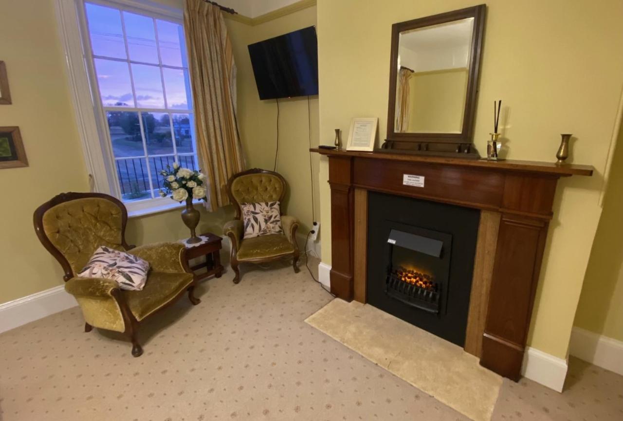 Fitzpatricks Inn Westbury Extérieur photo