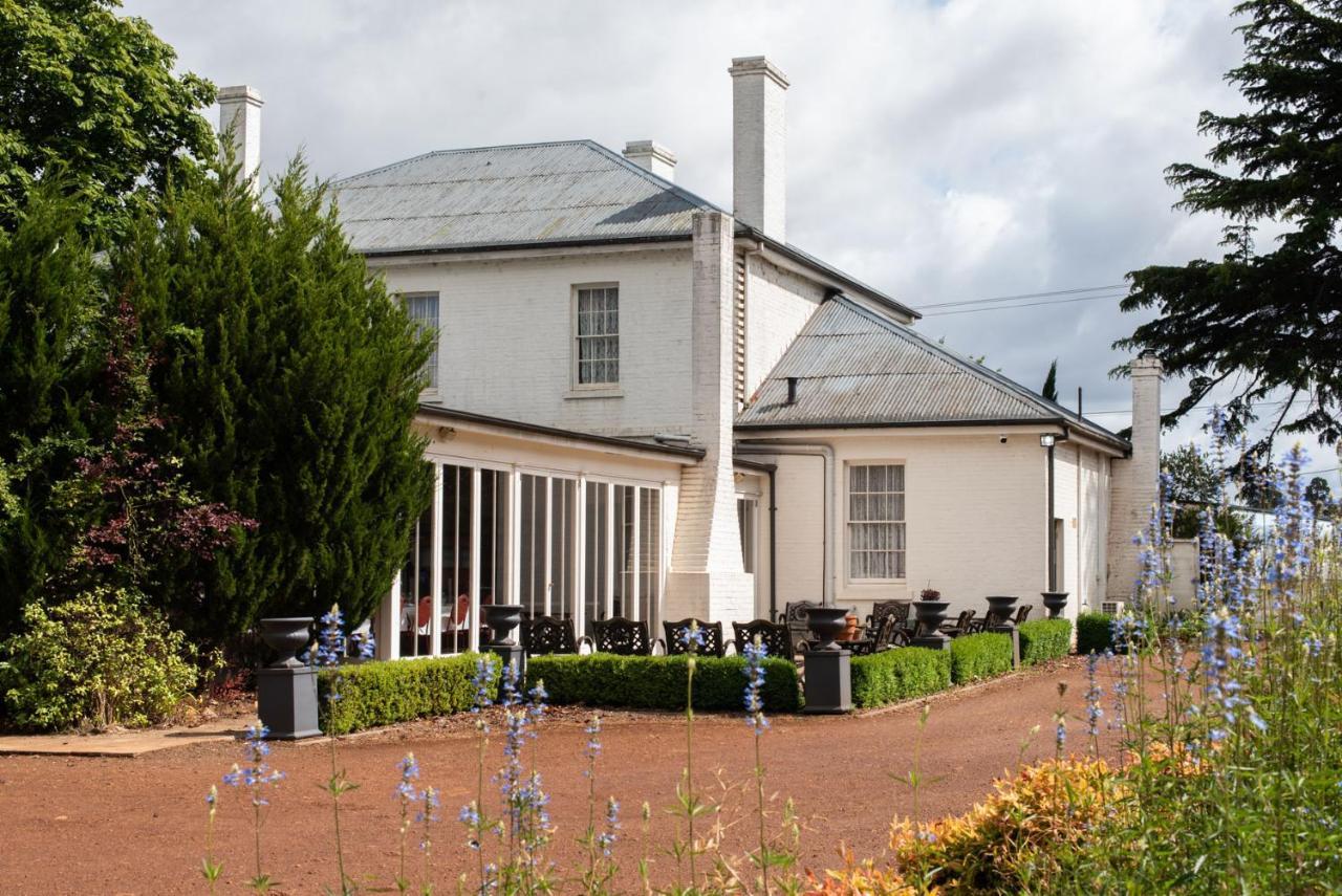 Fitzpatricks Inn Westbury Extérieur photo