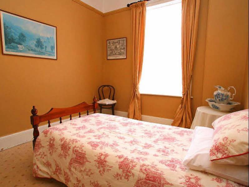 Fitzpatricks Inn Westbury Extérieur photo